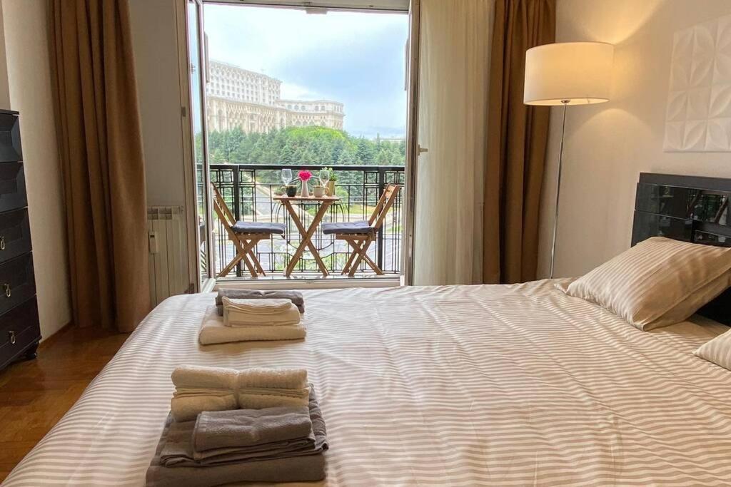 Appartamento New Luxury Flat In Front Of The Parliament At Unirii Bucarest Esterno foto
