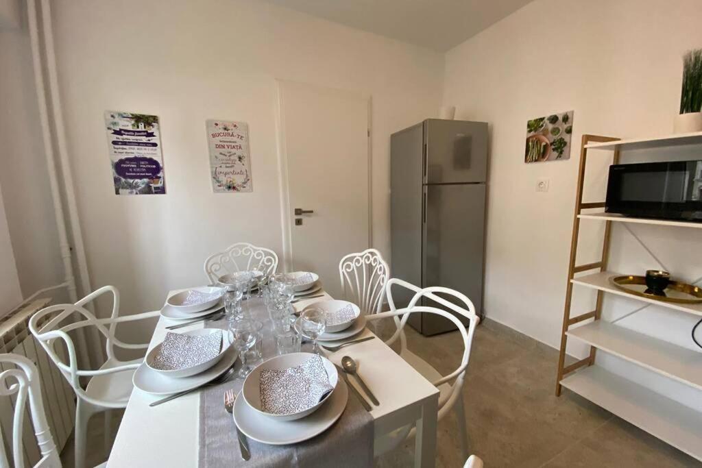 Appartamento New Luxury Flat In Front Of The Parliament At Unirii Bucarest Esterno foto