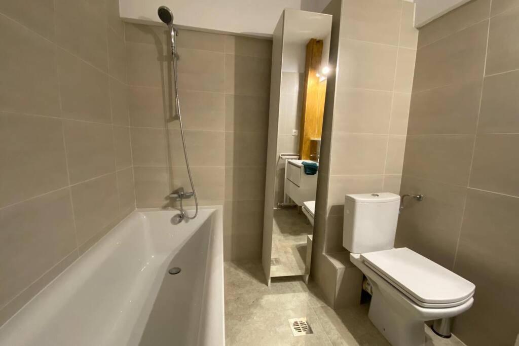Appartamento New Luxury Flat In Front Of The Parliament At Unirii Bucarest Esterno foto