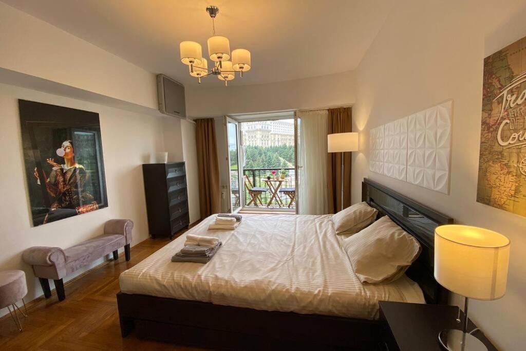 Appartamento New Luxury Flat In Front Of The Parliament At Unirii Bucarest Esterno foto