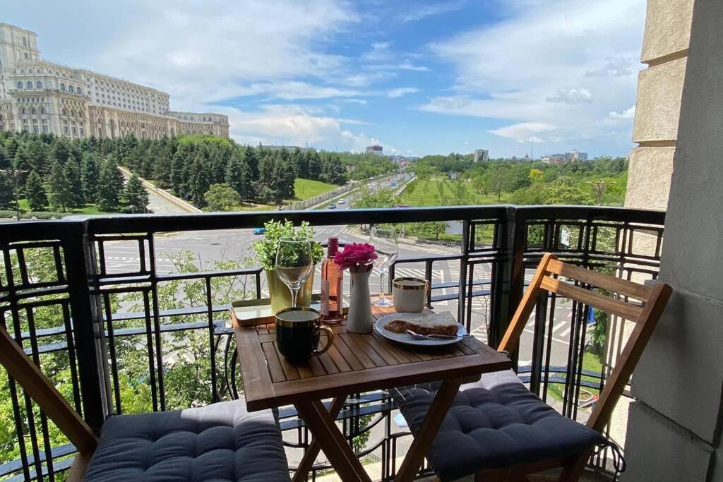 Appartamento New Luxury Flat In Front Of The Parliament At Unirii Bucarest Esterno foto