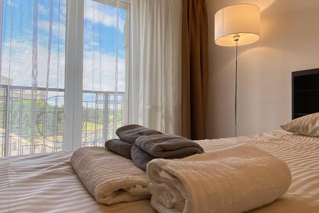 Appartamento New Luxury Flat In Front Of The Parliament At Unirii Bucarest Esterno foto