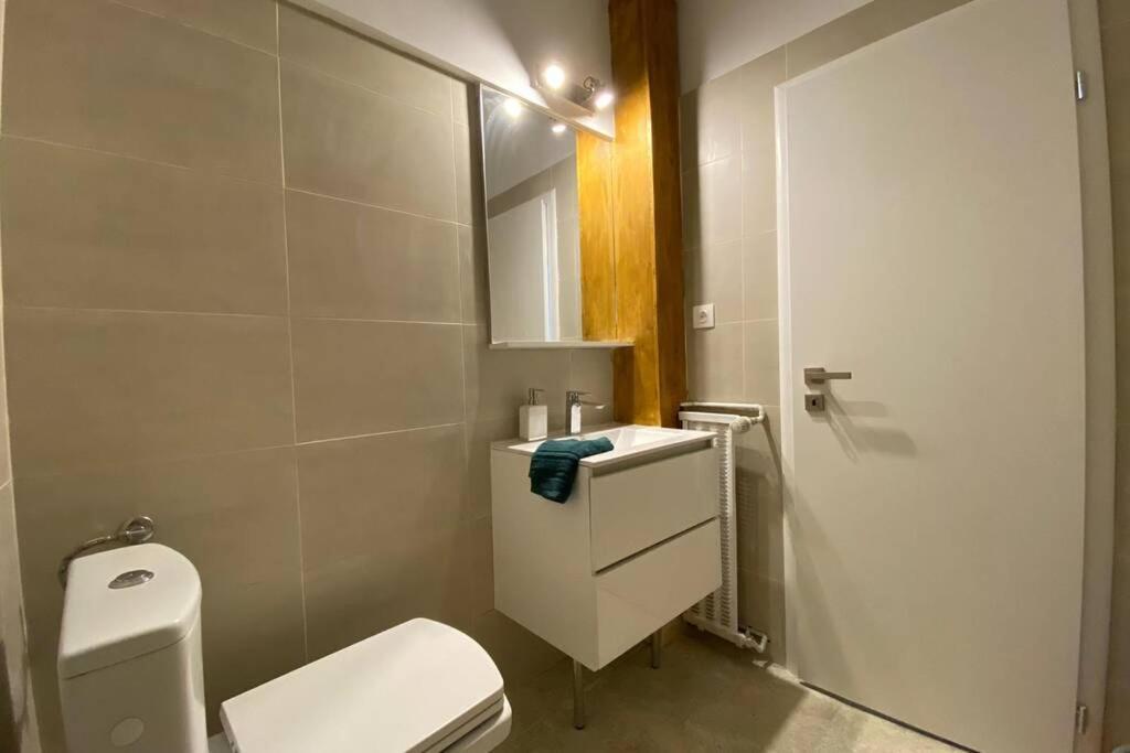 Appartamento New Luxury Flat In Front Of The Parliament At Unirii Bucarest Esterno foto